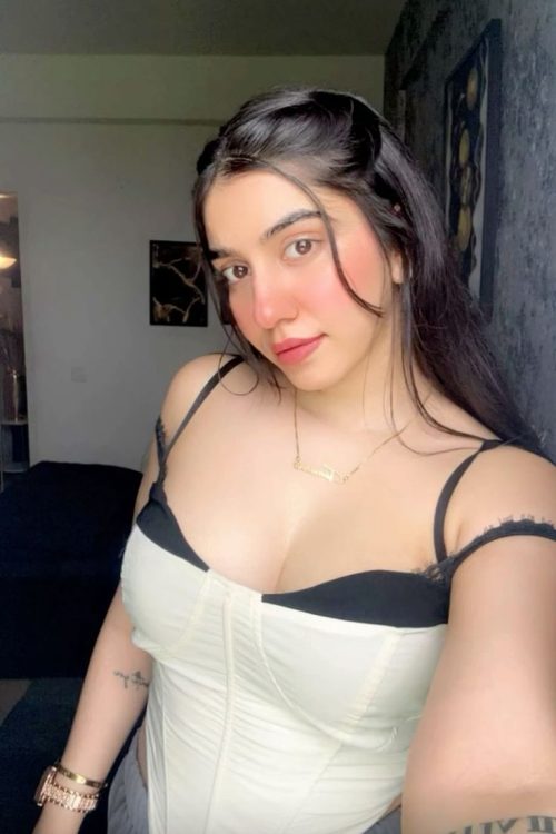 Couple Escort girl in Lahore